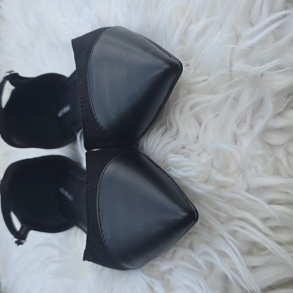 Marc Fisher Elesia2 Black Pointed Flats - Picture 7 of 13